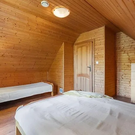 Vakantiehuis Comfortable With A Fireplace Bobolin